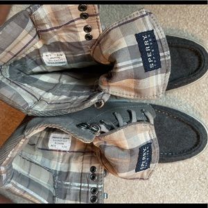 Great shoe for fall. Sperry high Top Slider